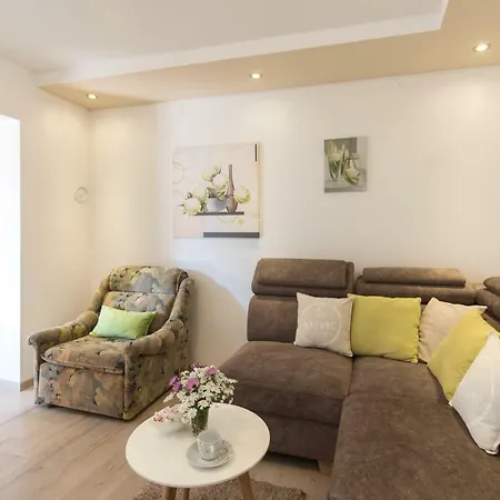 Ferienhaus Holiday Punat